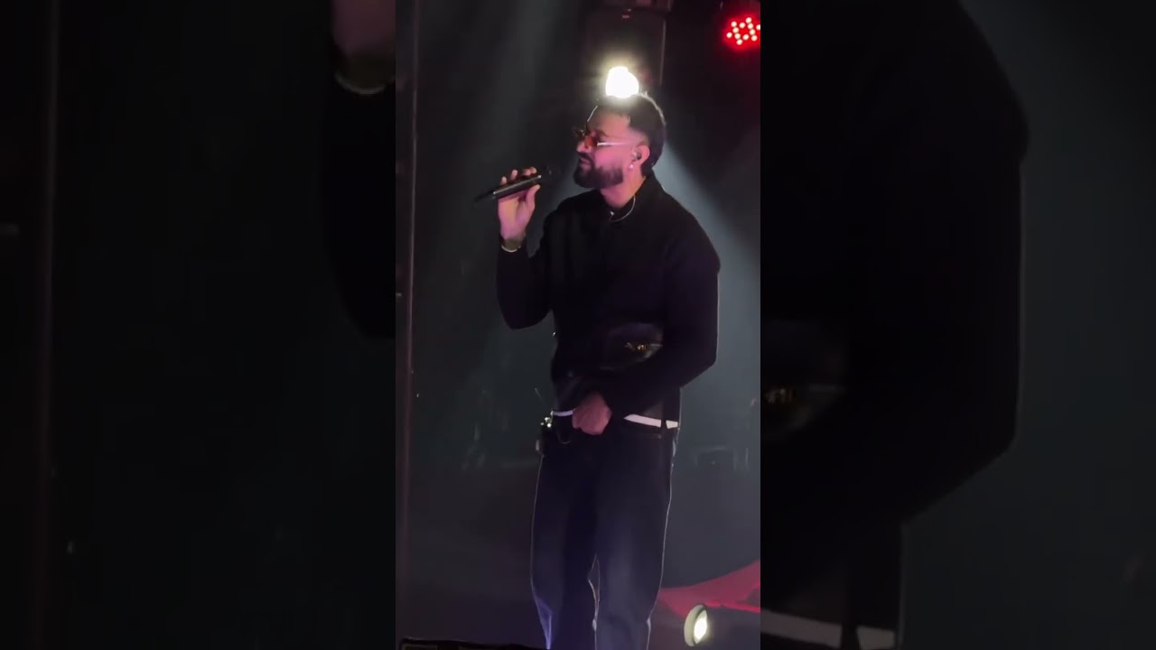 Garry Sandhu Live Show On Stage 🔥 Fans Lost Control 😱 | Viral Video 2026