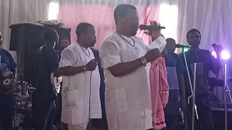 ADEGBODU TWINS THRILLS GUESTS AT  CORONATION OBA JOSEPH OLUBIYI TORIOLA, OGUNSUA OF MODAKEKE