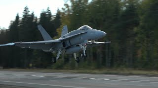 Baana 22 - F/A-18 Hornetit Joutsan Varalaskupaikalla