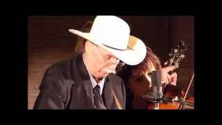HOMETOWN BLUEGRASS  Billy Gray