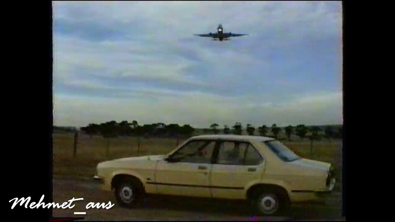 Melbourne Airport   1980's