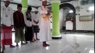 Sholat jenazah lucu