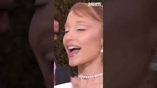 Ariana Grande shows off \