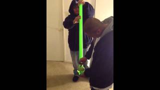 How to smoke out of 4 foot bong ft. Bust n MALOOO