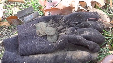 Exciting modern coin cache find, silver signals & live digs! Metal Detecting with Minelab E-TRAC #11