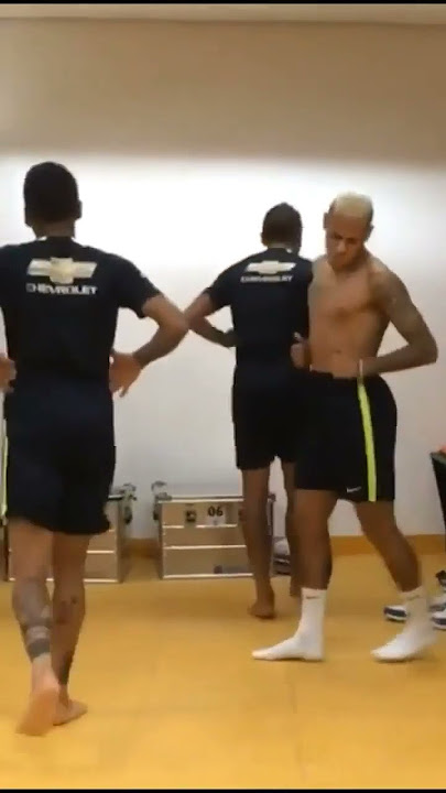 Crazy Dance in the Dressing room π€£π€£ Neymar Jr, Dani Alves, Marcelo, Marquinhos, Paulinho