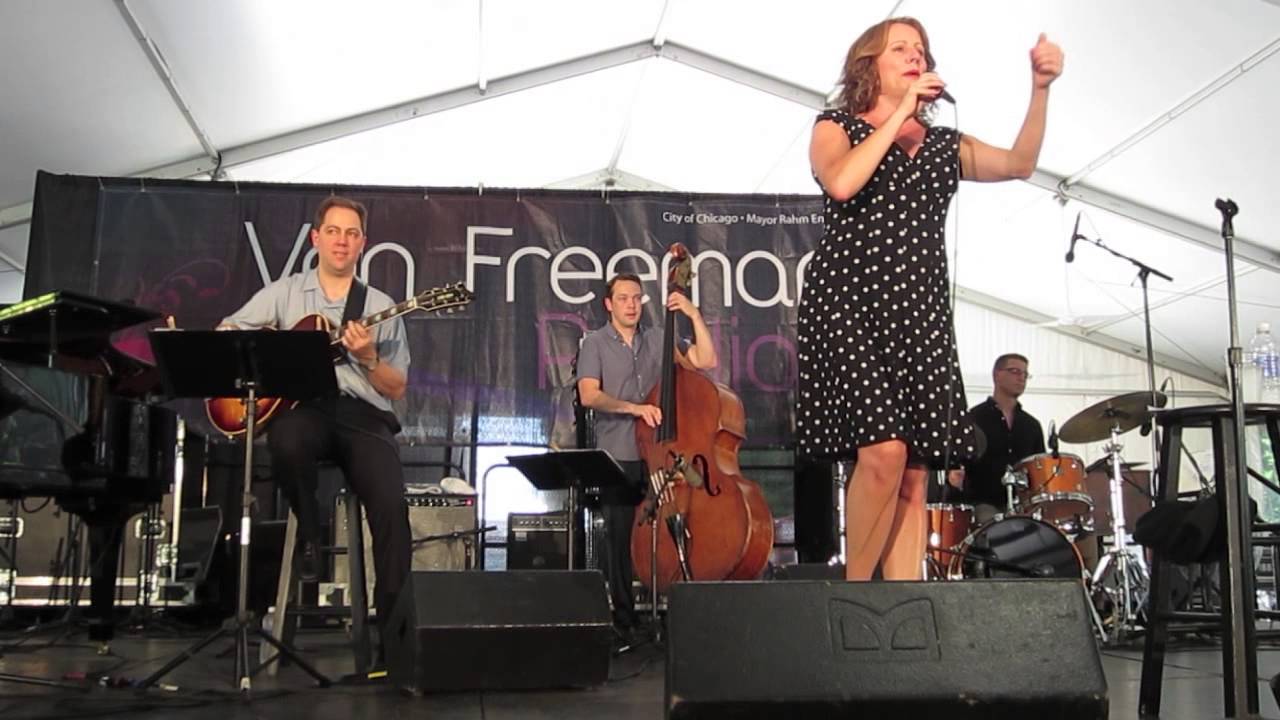 Chicago Jazz Singer Elaine Dame - Live at The Chicago Jazz Festival