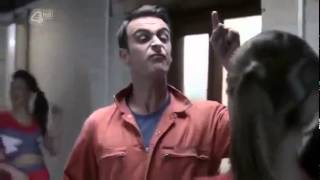 Момент из сериала Отбросы Пиздуйте лесом! Момент из сериала Отбросы Пиздуйте лесом!