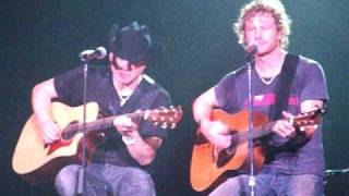 Dierks Bentley Beautiful World at B93 Roofsit Concert 11/1/09