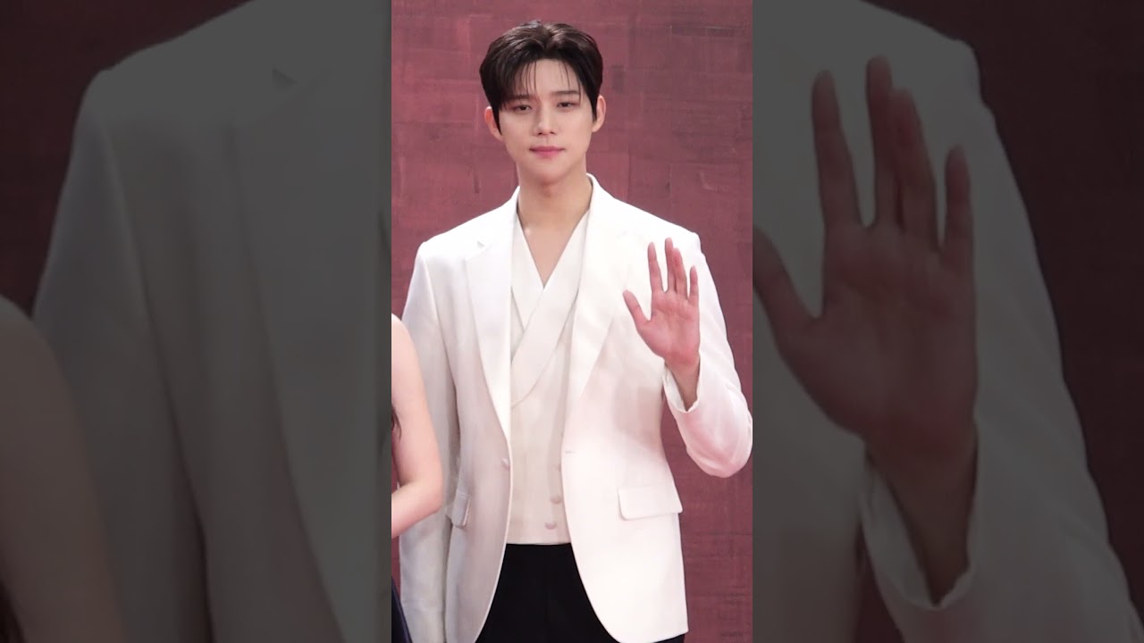 남지현X문상민, 팔짱 꼭 끼고 등장하는 '은애하는 도적님아' 커플❣️ ｜ Moon Sang Min [MTN 직캠]