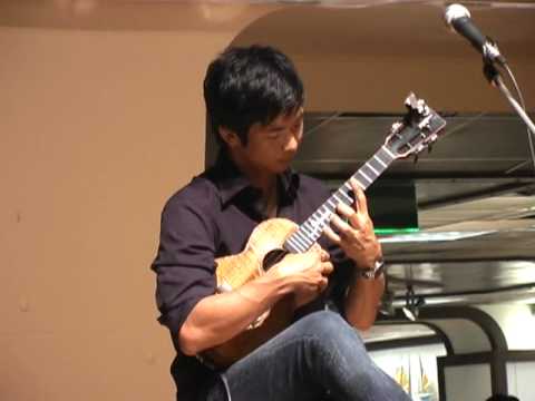 Jake Shimabukuro - Hallelujah at DFS WAIKIKI 2010-...