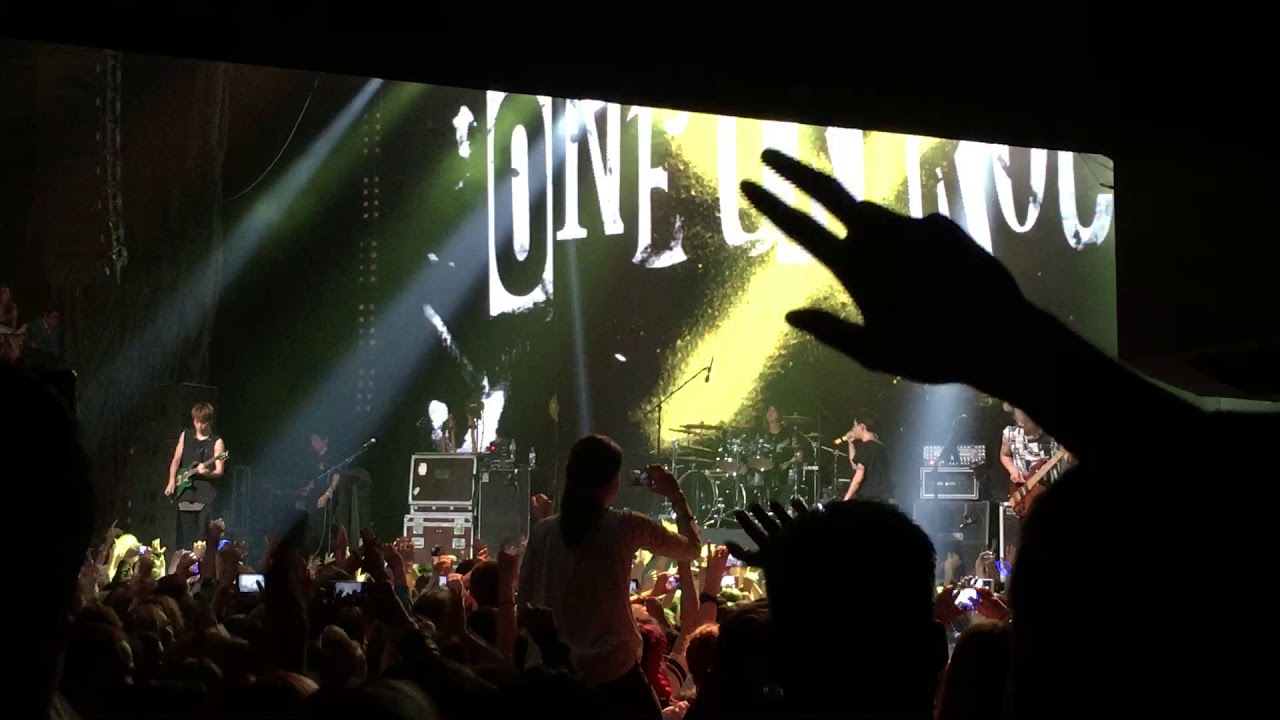 One Ok Rock - American Girls (live in Moscow, 30.08.2017) - YouTube