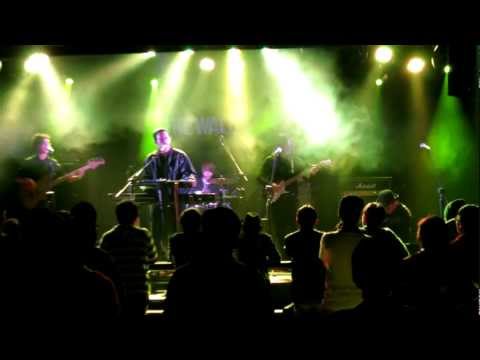Eggplantegg 茄子蛋 - 浪子回頭 ft.詹詠翔 Live at The Wall Taipei 2013.01.06