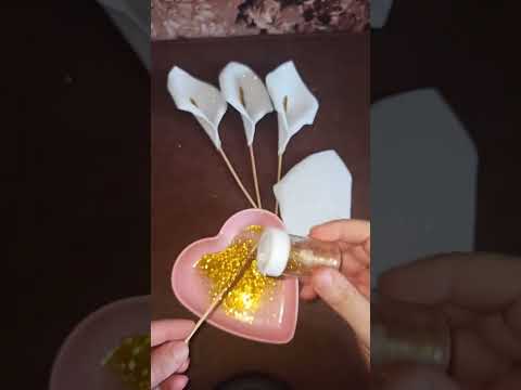 ورود الزنبق الابيض بورق الفوم White Lily Roses With Foam Paper 
