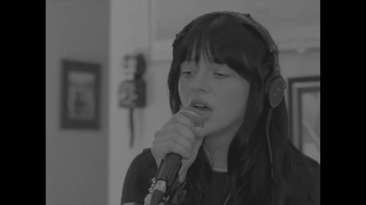 LöLä - Renovate It Someday (LIVE)