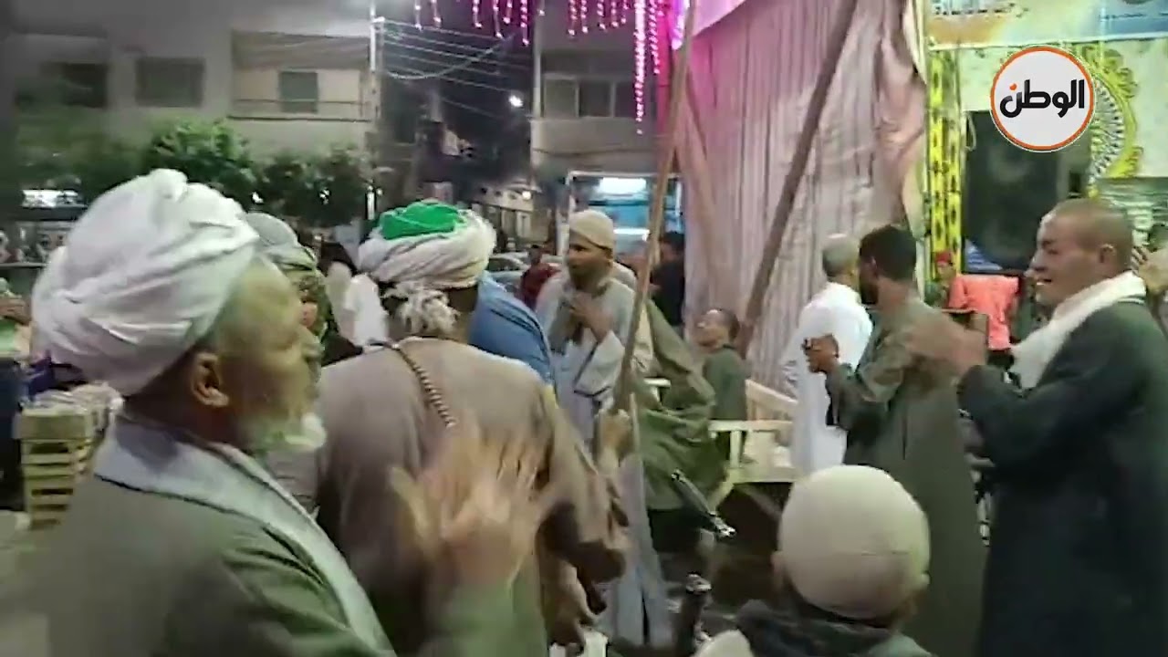مدد يا سيدنا.. المئات يحيون الليلة الأولى لمولد العارف بالله في سوهاج