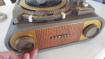 Zenith Holy Grail STROBOSCOPE Cobra-Matic record player playing 45
