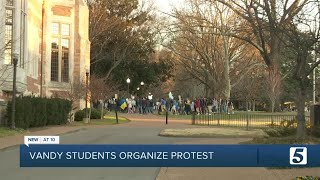 Students rally in solidarity for Ukraine, call on Vanderbilt to condemn Russian invasion