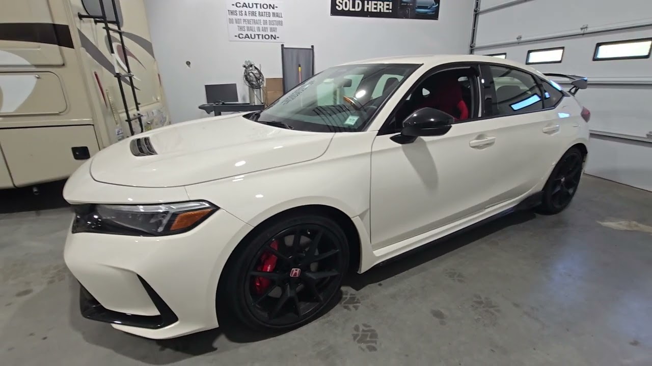2025 Civic Type R Protected With a IGLA Pin Code Security System plus a Compustar PRO T13