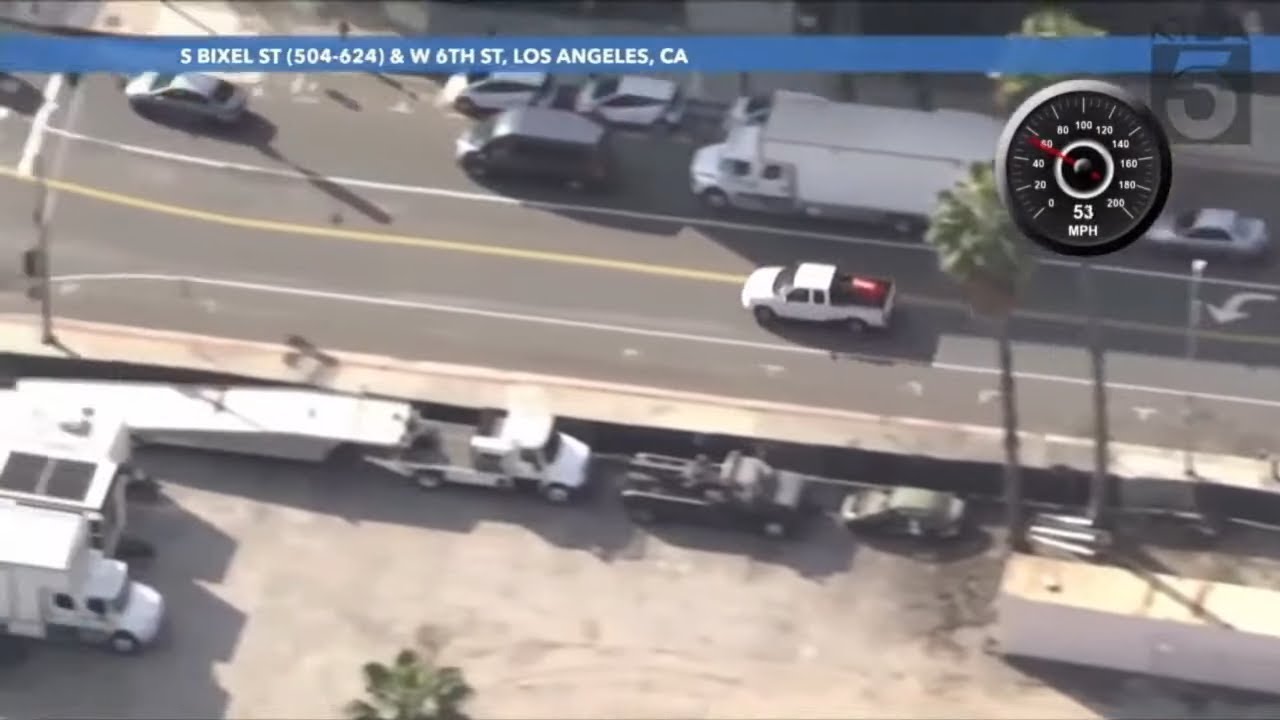 Live Police Chase Of A Truck In LA - YouTube