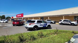 Two people shot, killed in Orlando shopping plaza robbery, police say