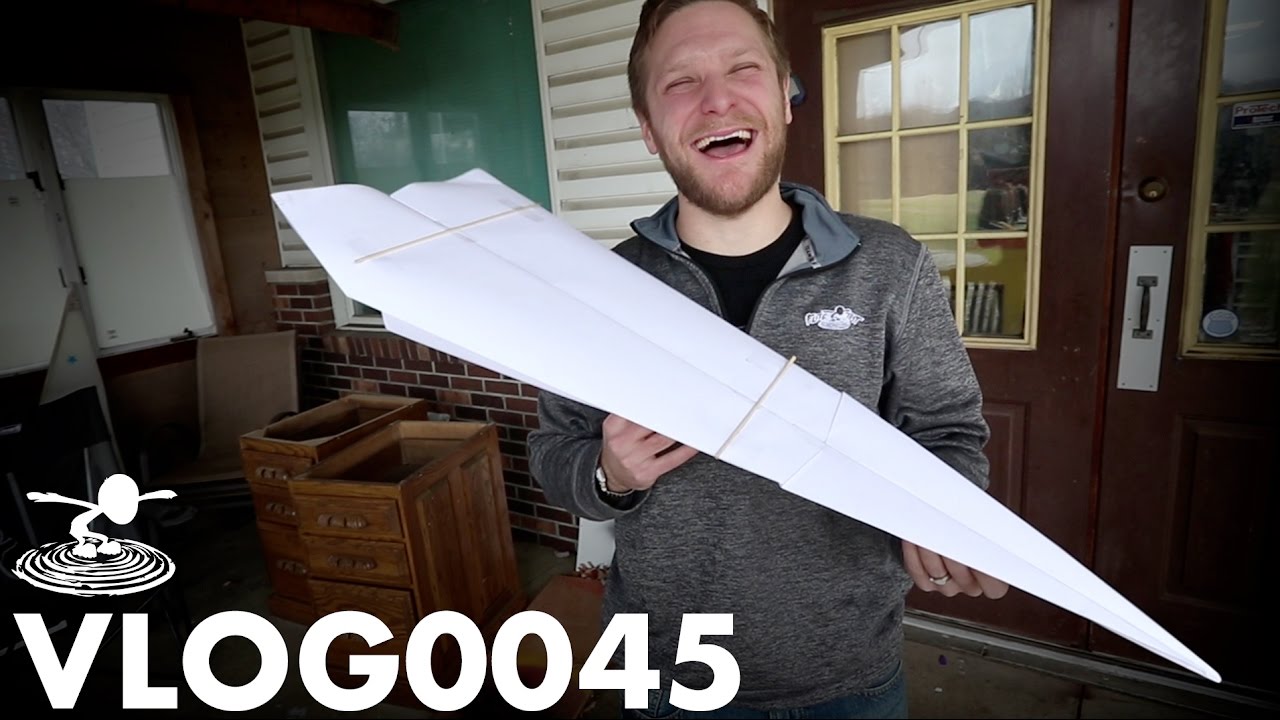 crazy britney spears GIANT PAPER AIRPLANE | VLOG0045