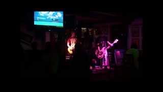 Braindeads- Sharon Live At The Beach