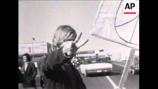 SYND 18-10-69 STUDENTS DEMONSTRATE AGAINST US BOMB TEST