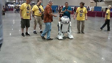 R2D2 at Planet Comicon 2016