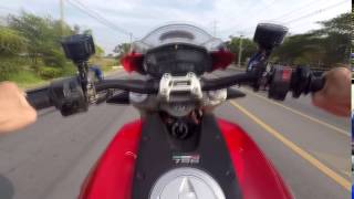 Ducati M796 บนไปตามลม