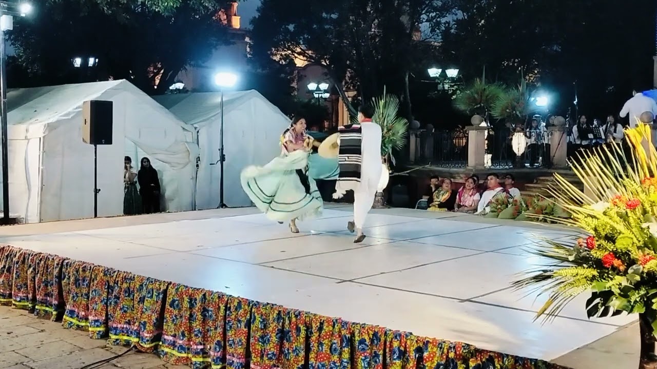 Cuarta pareja del jarabe Mixteco  Rodríguez Rojas Ailén Alejandra y Romero Barrera Andrés 1°2026