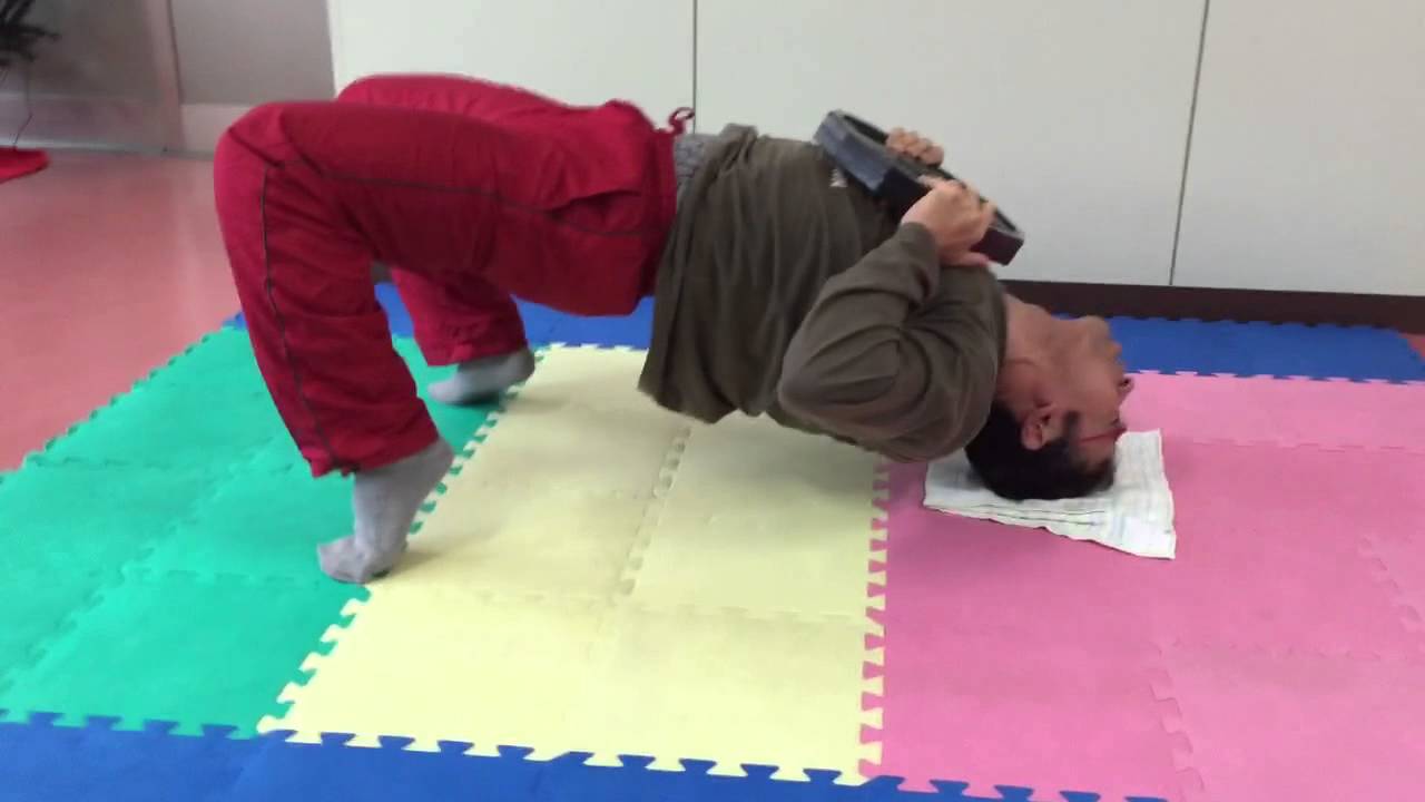 首のトレーニング Youtube