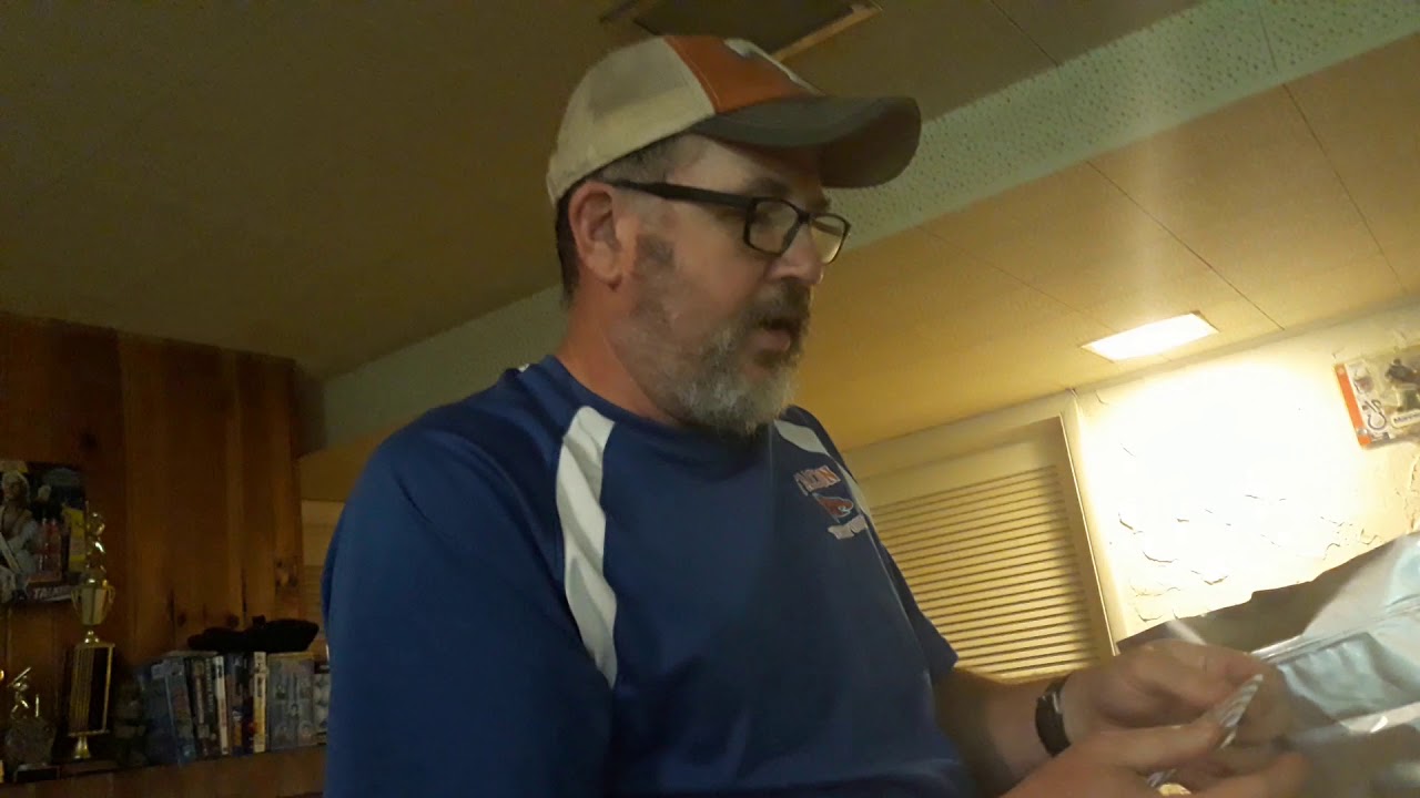 5 gallon bucket food storage - YouTube