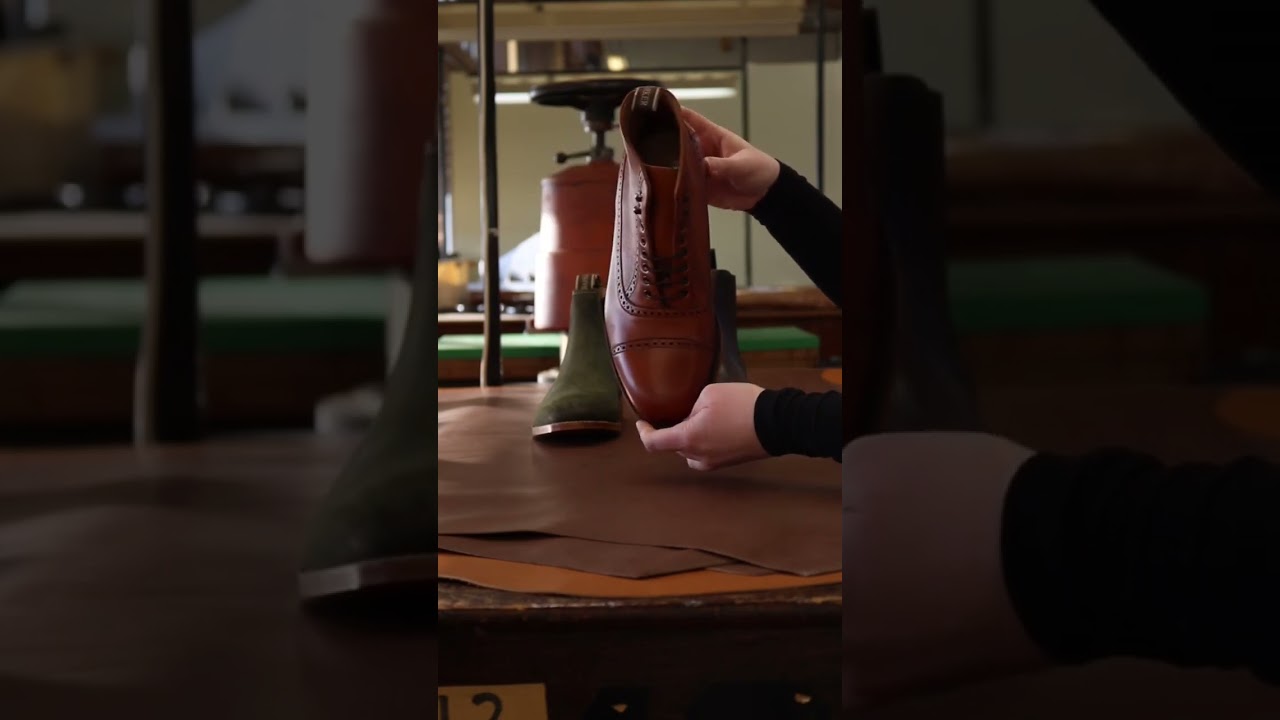 Harrowick - Dark Brown Grain⁠. 