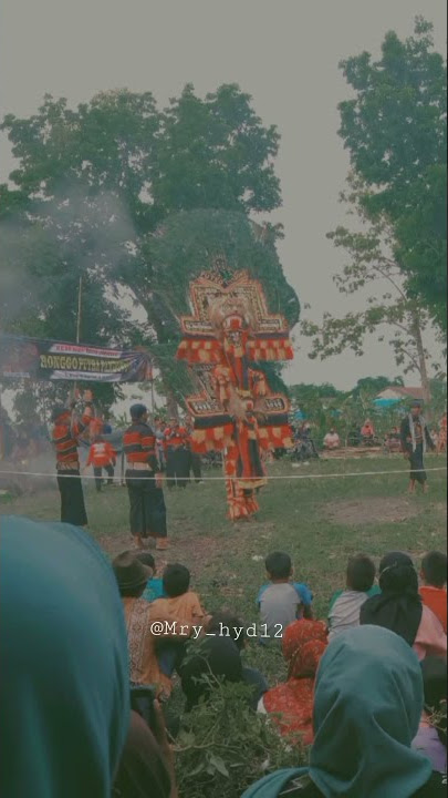 Story' wa lirik bulan bulan gedhe(Tresno kepenggak morotuo)