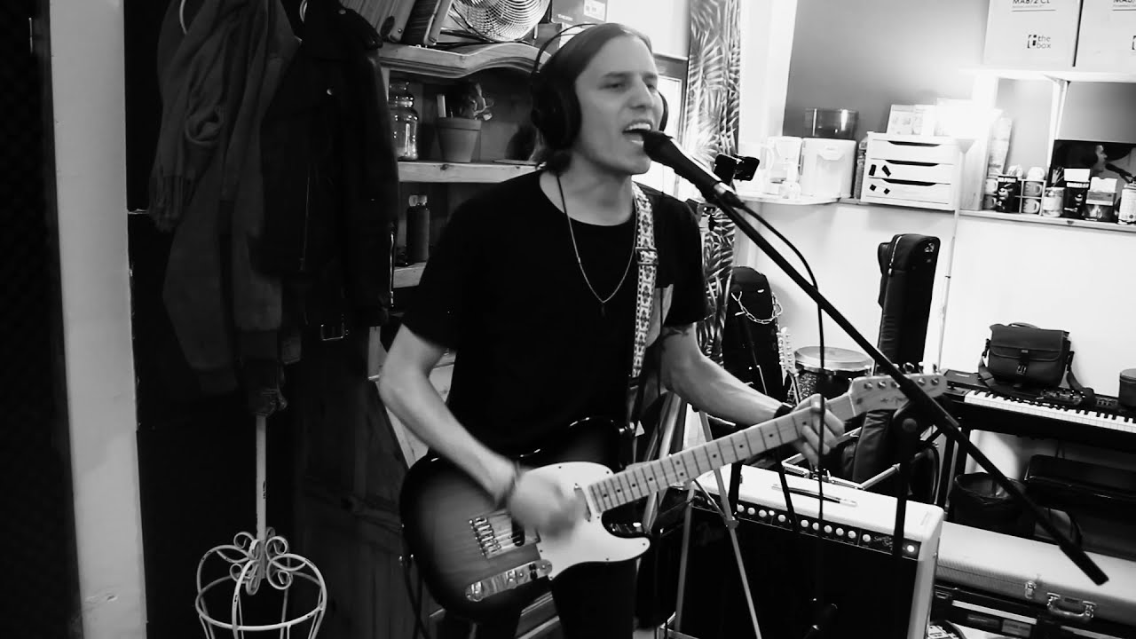 Ver Bipolar Club - Nothing (Live) en YouTube Ver Bipolar Club - Nothing (Live) en YouTube