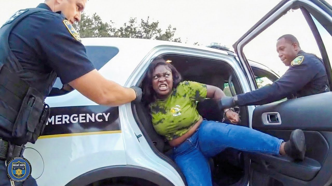 Пьяная Карен отбивается от полицейских во время остановки автомобиля | Карен арестовывают полицей...