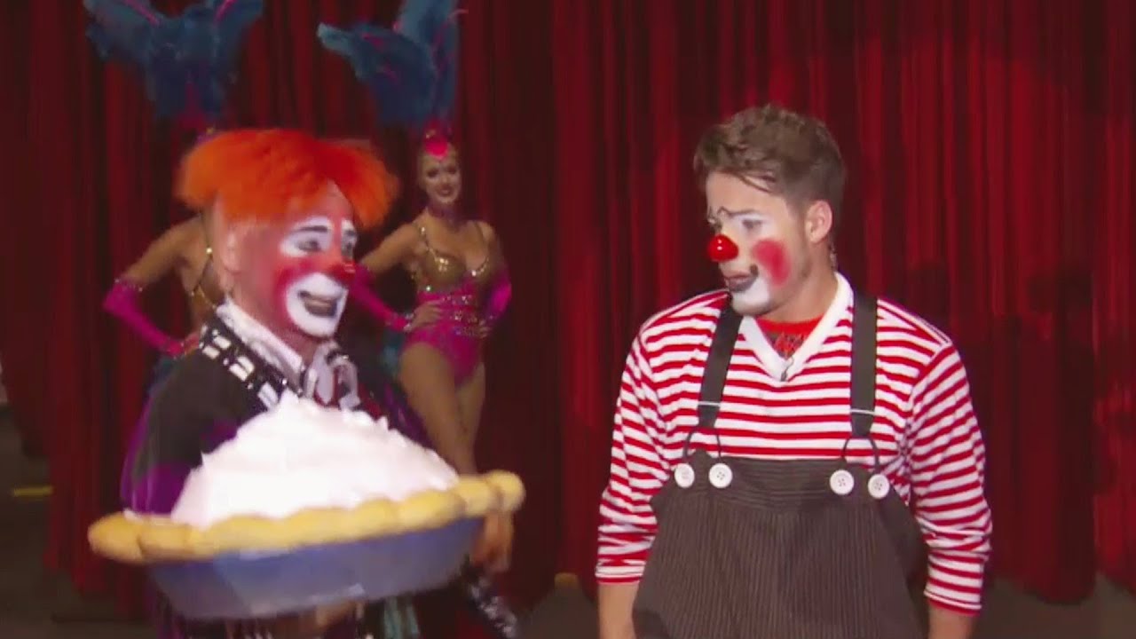 Un pastelazo para William por payaso