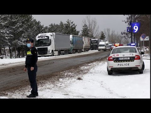 უამინდობის გამო, ახალციხეში სატვირთო ავტომობილებია გაჩერებული