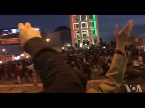 فیلمی از حمله مردم به نیروی انتظامی در شهر زنجان