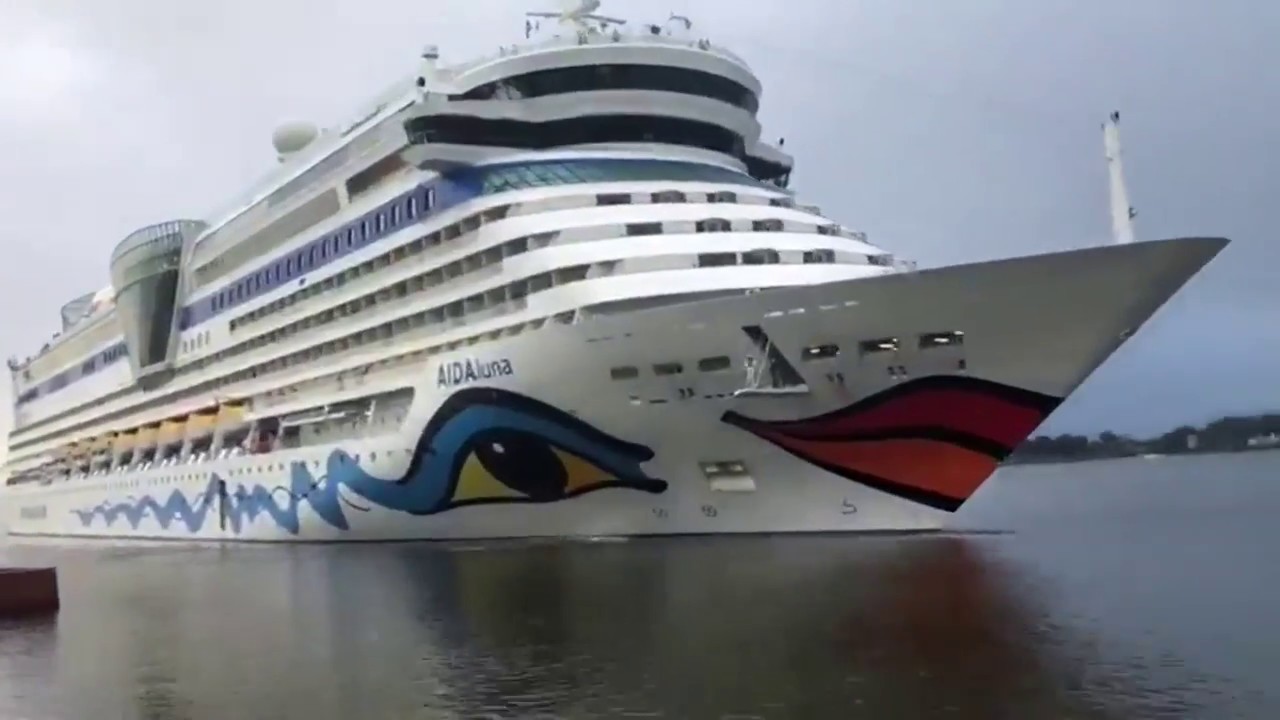 Time Lapse Video Of Aidaluna Cruise Ship Arriving At Nauticus Youtube