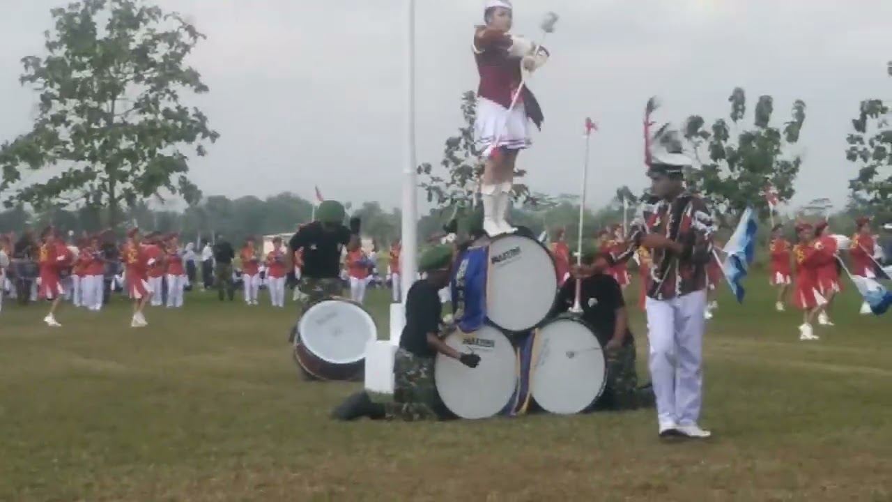 DRUMBAND SMPN 1SEMPOR MERIAHKAN HUT RI KE 80