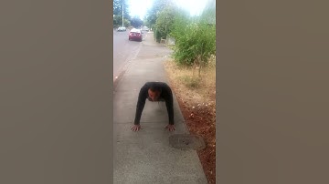 Video 42 Behind the back clapping push ups