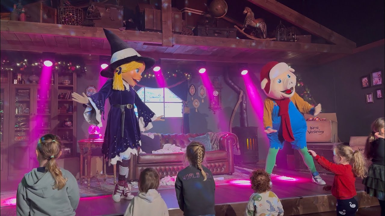 Toverland Winter Feelings 2025/2026 Toos & Morrel laten het sneeuwen (Zondag 18 Januari)