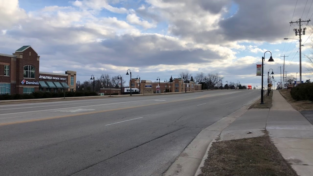 New Berlin Fire - Engine 1361 Responding - 3-30-19