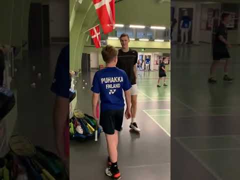 Meeting Badminton Olympic Winner Viktor Axelsen #shorts