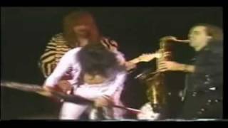 Steven Tyler Funny Dancing and Crazy Acrobatics
