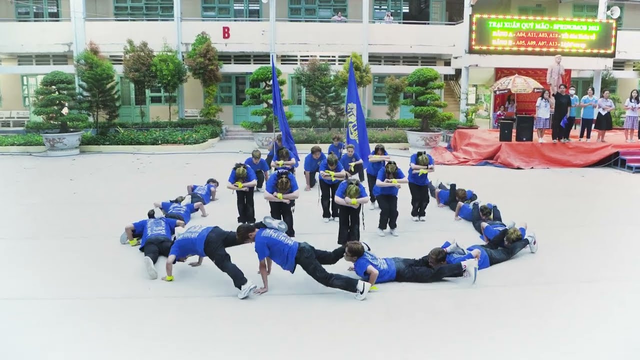 FLASHMOB THPT TRẦN PHÚ 2022 | Light em up  - 12A13 (Vòng loại)