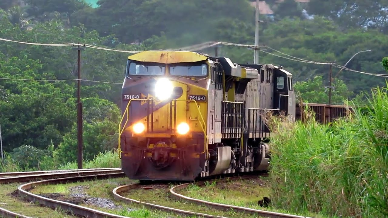 MRS - Trem de minério vazio com dupla de locomotivas no pátio do sahy em Mangaratiba - RJ.