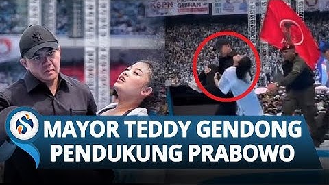 Aksi Sigap Mayor Teddy jadi Sorotan! Gendong Perempuan Pingsan di GBK Dekat Panggung Prabowo